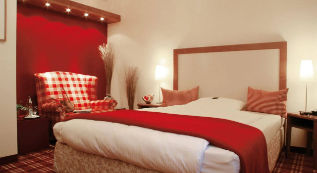 Wellings Romantik Hotel zur Linde, Boek Hotel Moers Lower Rhine