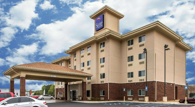 Четырёхместный номер Standard Sleep Inn & Suites Huntsville near US Space & Rocket Center