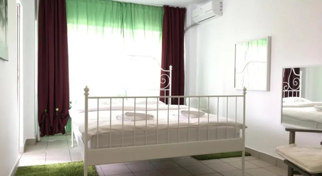 Апартаменты с 2 комнатами с балконом Green Apartment