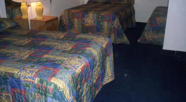 Трёхместный номер Standard Deluxe Inn Of Roswell