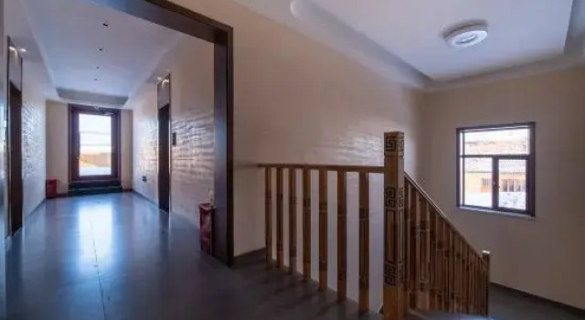 Narati Jansshe · Light enjoy homestay, Prenota Hotel Hotel a Xinjiang con parcheggio, Parcheggio