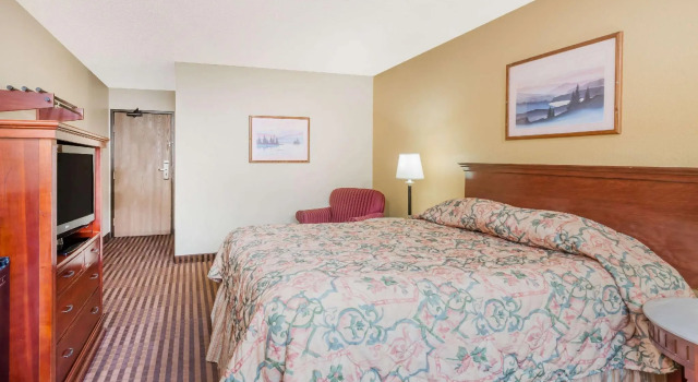 Двухместный номер Standard Super 8 by Wyndham La Vale/Cumberland Area