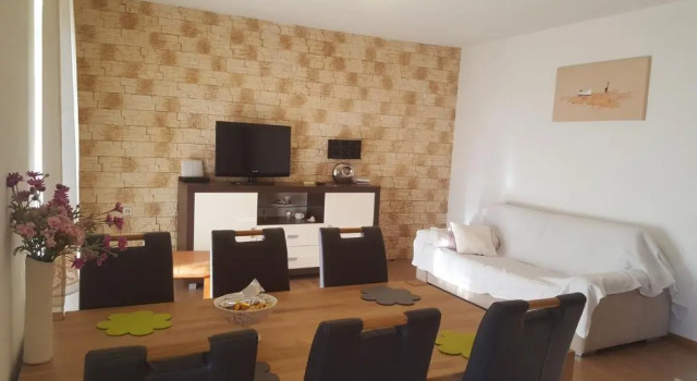 Апартаменты Цокольный этаж Apartmani Luka