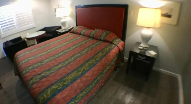 Valley Motel, Забронировать Мотель Фонтана штат Калифорния, рядом с Медицинский центр «Kaiser Permanente» в Фонтане