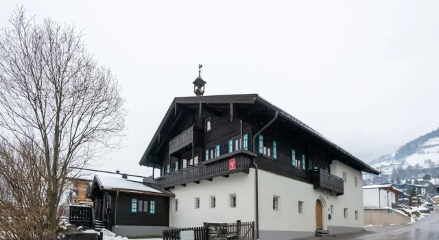 Коттедж Heritage Chalet in Niedernsill near Ski Area
