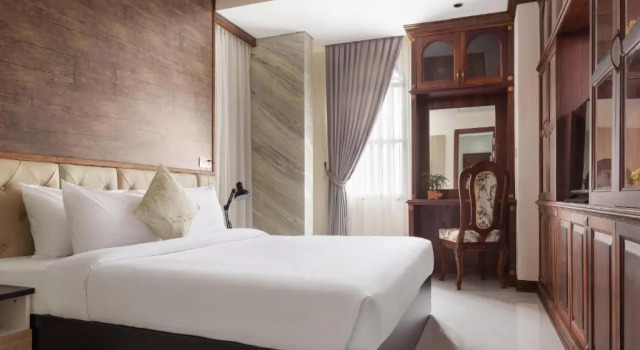 Полулюкс LCS Hotel & Apartment