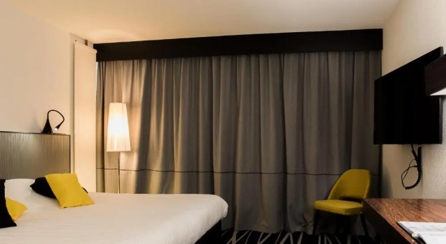 Двухместный номер Comfort Logis LE RABELAIS Hôtel- Restaurant - SPA