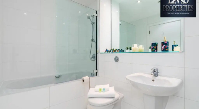 Апартаменты Stunning Central 2 Bedroom Apartment by EVB Properties Short Lets & Serviced Accommodation Southampton - Ocean Village