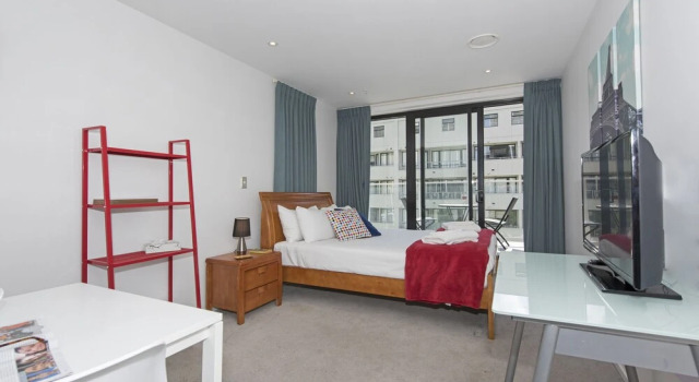 Colourful Bright Studio, Queens Resid, Pool & Gym