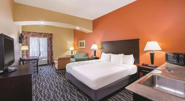 Двухместный номер Executive La Quinta by Wyndham Tulsa Airport / Expo Square