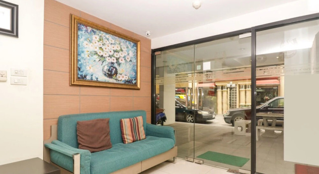 Premier Place Hotel by OYO Rooms