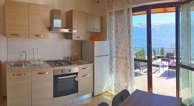 La Quiete 27 Lake view by Gardadomusmea, Забронировать Отель Тремозине-суль-Гарда Тренто
