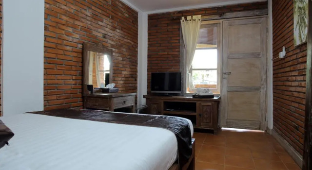 RedDoorz near Raya Semer, Rezervovat Hotel Hotely v Bali s bazénem, Bazén