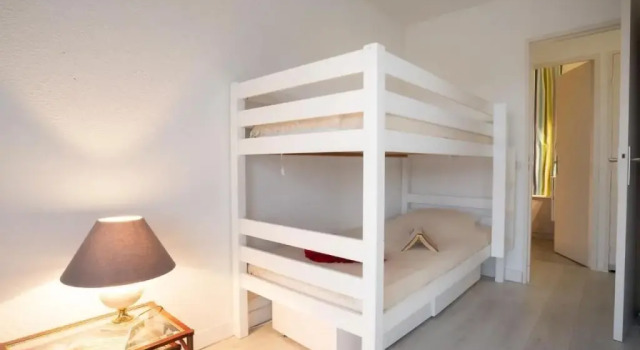 Apartment Les Jardins du Port-9, Book Apartment Hotels in Camargue with Parking, Parking