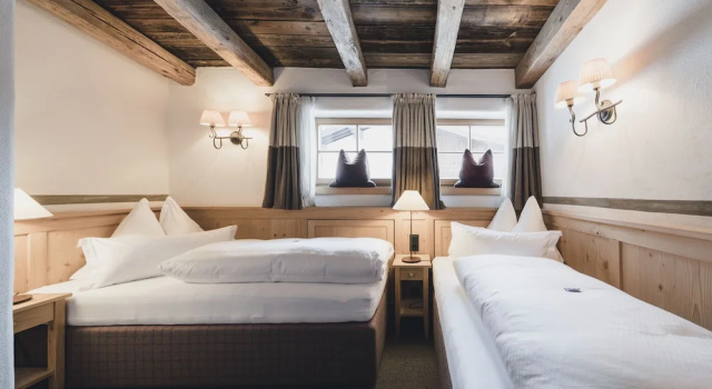 Семейный люкс с балконом и с видом на горы Himmlhof Small Luxury Boutique Hotel