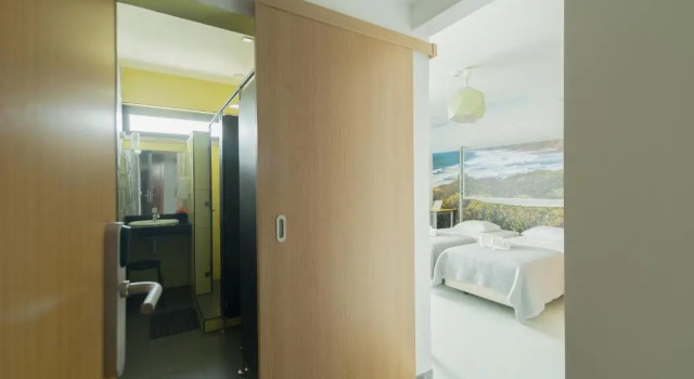 Двухместный номер Deluxe с видом на море HI Arrifana Destination Hostel