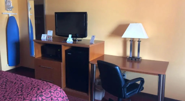 Номер Standard Days Inn by Wyndham Franklin