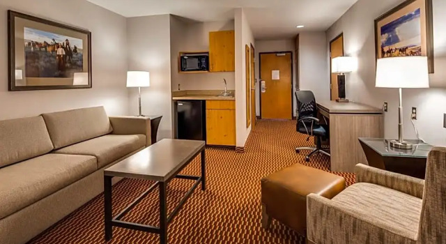 Двухместный люкс с балконом Best Western Moriarty Heritage Inn