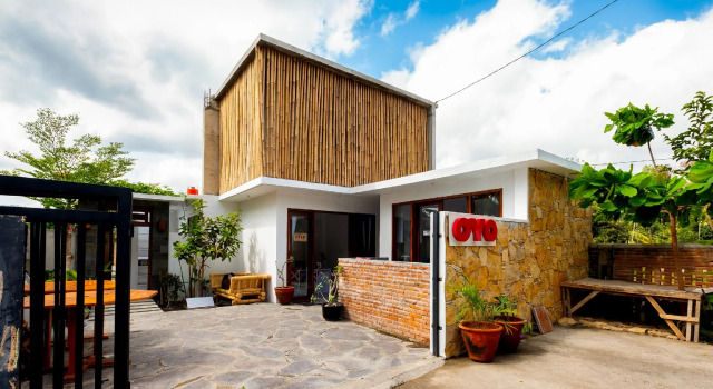 OYO 1493 Surya Villa, Boek Villa Selong Belanak Lombok