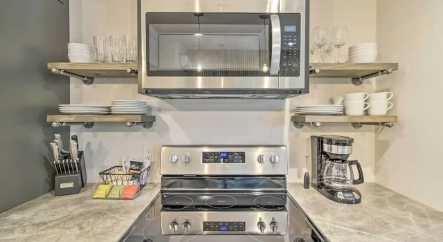 Апартаменты Elkhart Lake Townhome, Mins to Road America!