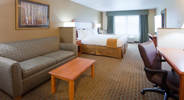Двухместный люкс Holiday Inn Express Hotel & Suites Minneapolis SW - Shakopee by IHG