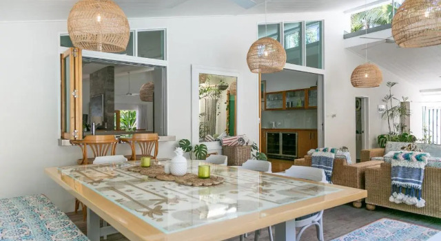 Коттедж Pineapple Petes Beach House