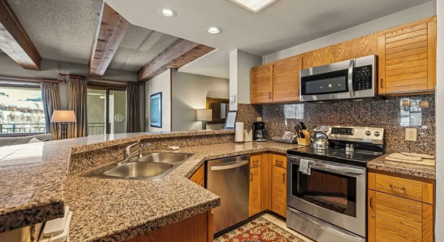 Апартаменты с балконом и с красивым видом из окна The Plaza Crested Butte