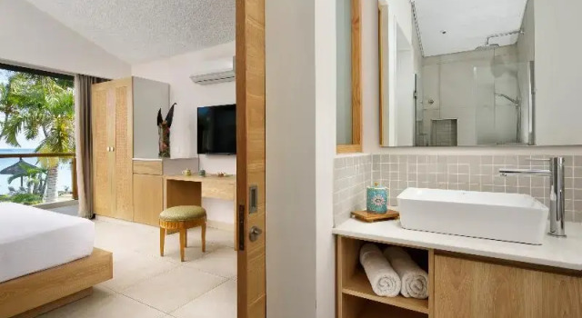 Трёхместный номер Standard с балконом Coral Azur Beach Resort Mont Choisy