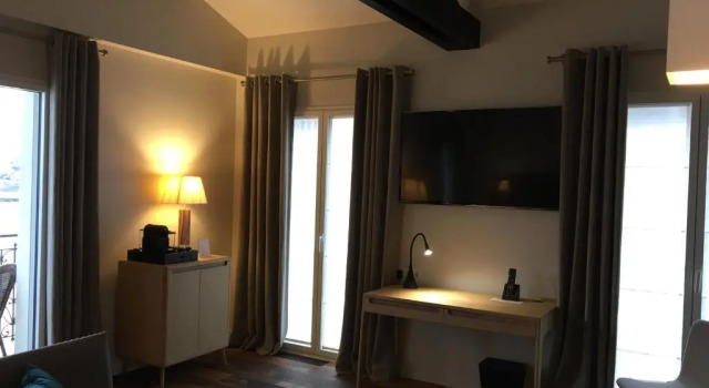 Номер Prestige с балконом и с видом на город Hôtel de la Plage - Saint Jean de Luz