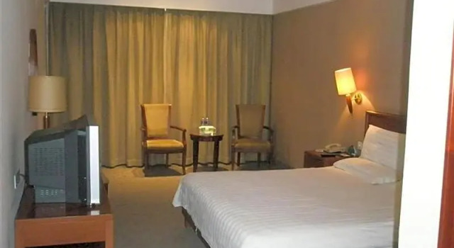 Номер Deluxe GreenTree Inn DongGuan HouJie wanda Plaza Hotel