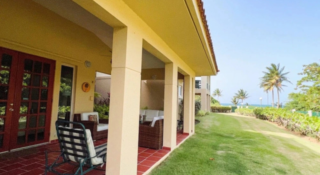 Коттедж Villa Iris 2 Story Ocean View Villa w Pool Access & Generator