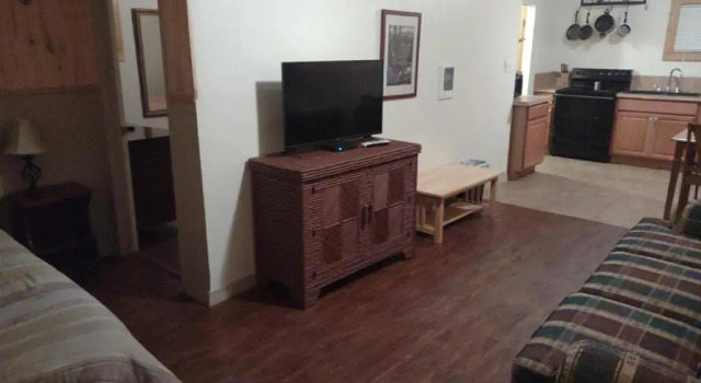 Люкс с 2 комнатами Rocky Mountain Inn