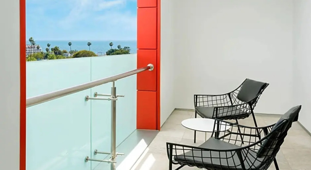 Двухместный номер Standard с балконом Courtyard by Marriott Santa Monica