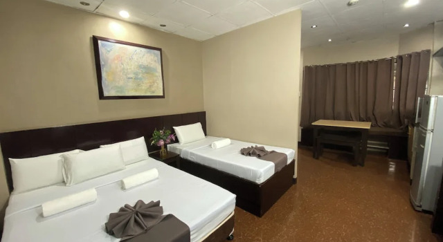 Трёхместный номер Deluxe c 1 комнатой CDO Grace Residence Hall