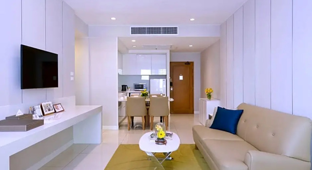 Люкс с 2 комнатами с балконом Grande Centre Point Ploenchit