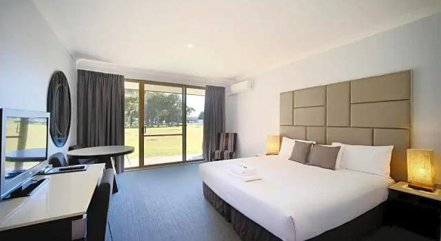 Двухместный номер Deluxe Island Palms Motor Inn