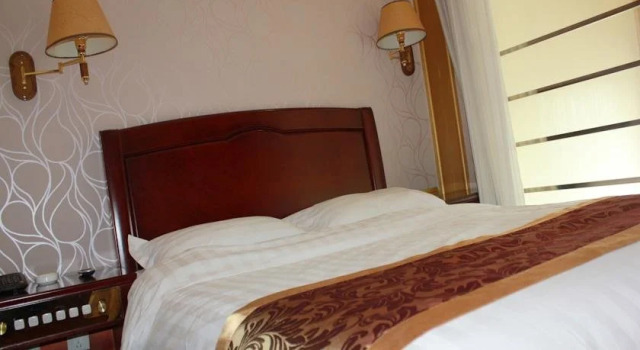 Yingcheng Business, Book Hotel Hoteller i Beijing Province med parkering, Parkering