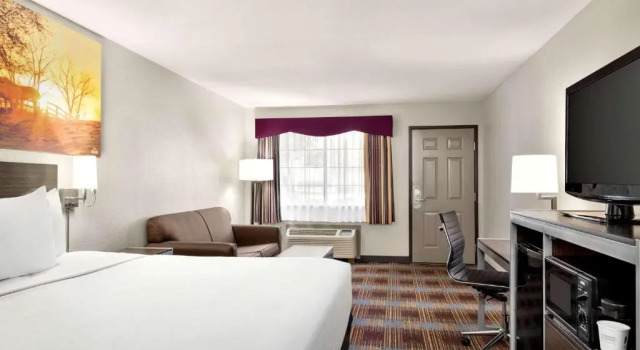 Двухместный номер Days Inn by Wyndham San Antonio Near Fiesta Park