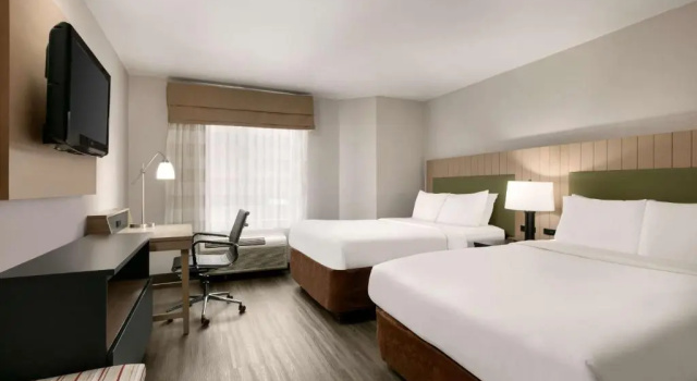 Четырёхместный номер Standard Country Inn & Suites by Radisson, Roanoke Rapids, NC