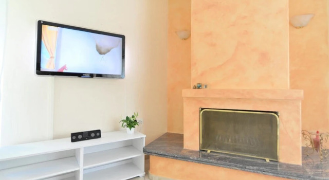 Family Apartment at Glyfada Close to the Beach, Забронировать Апартаменты/квартира Глифада Афины