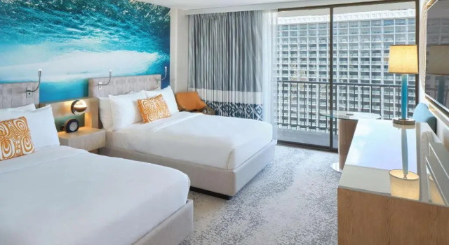Четырёхместный номер Waikiki View OUTRIGGER Waikiki Beachcomber Hotel