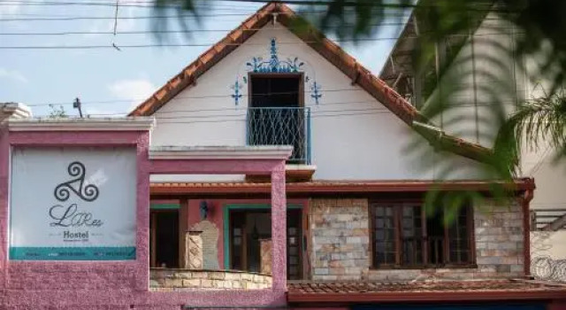 Hostel LARes, Забронировать Хостел Брумадинью Минас-Жерайс, рядом с Церковь Святого Себастьяна