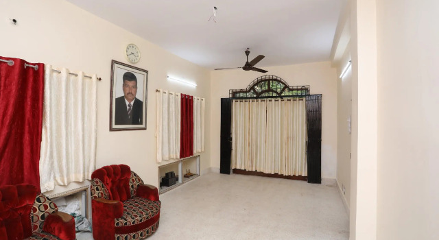 OYO 26595 Silver Leaf, Prenota Hotel Salt Lake City West Bengal