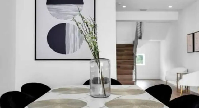 3282 SW 28th St Private Pool 4BD 2 5BA Parking Laundry Wi-fi