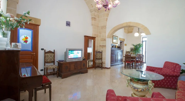 B&B Azzurro Salento, Забронировать Отель «постель и завтрак» Отели Сан-Панкрацио-Салентино с парковкой, Парковка