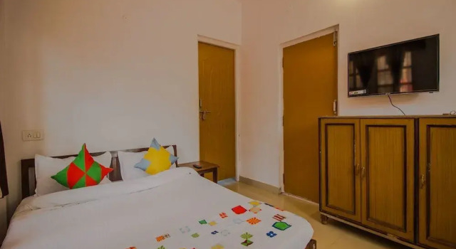 White House Beach Apartments by OYO Rooms