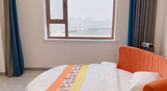 Люкс Luxury Xingang Apartment (Meihekou)