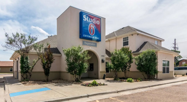 Blue Bonnet Suites Extended Stay Lubbock, Texas, Varaa Huoneistohotelli Lubbock Texas