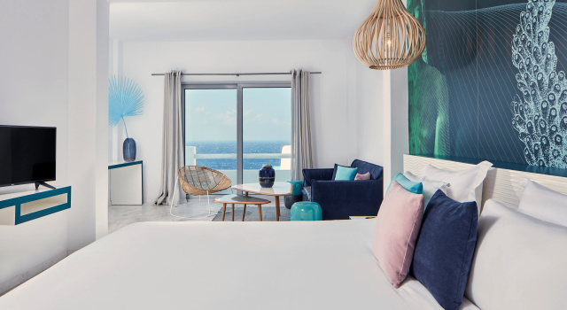 Kouros Hotel & Suites