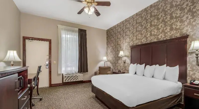 Люкс Standard Quality Inn Eureka Springs South